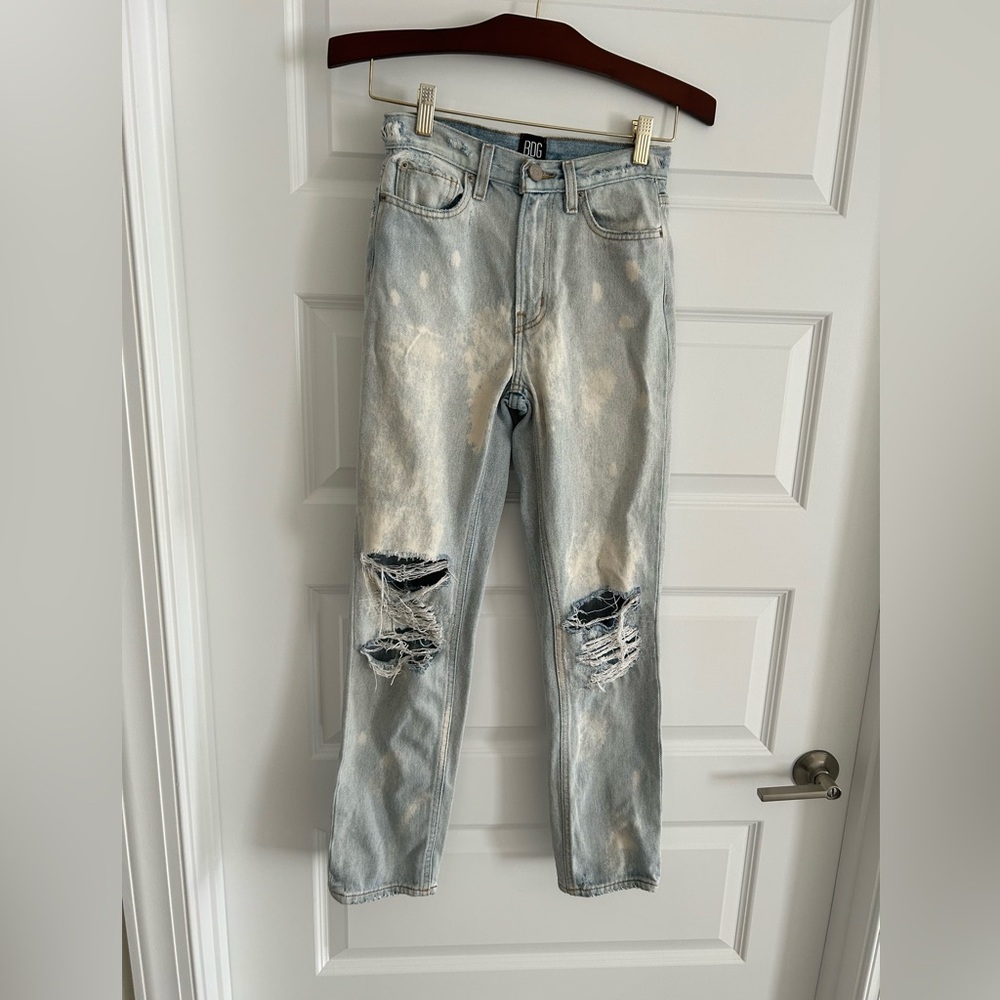 BDG Slim Straight Ripped Bleach Jeans Light Blue Size 24